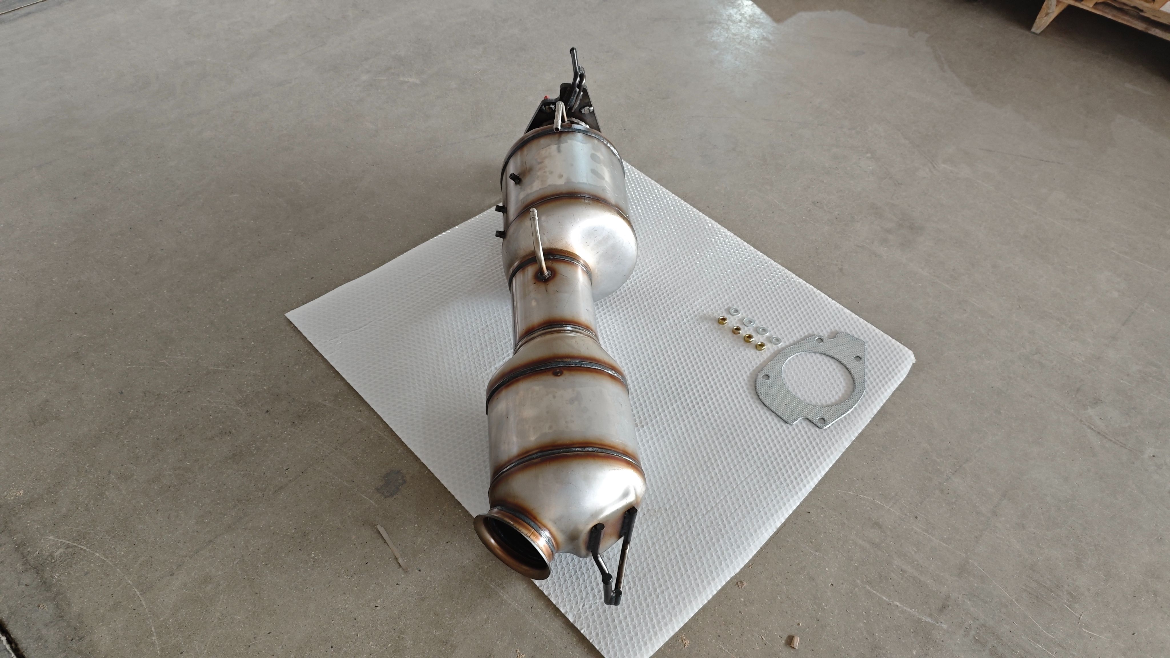 Catalytic Converter DPF For 2019-2024 Dodge Ram 2500 3500 6.7L Diesel 68296341AE